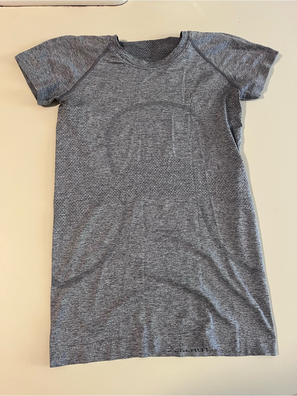 Lululemon, Gray swiftly tech, size 6